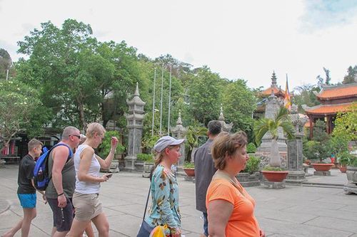 Bảo đảm an toàn cho du khách và người lao động trong hoạt động du lịch