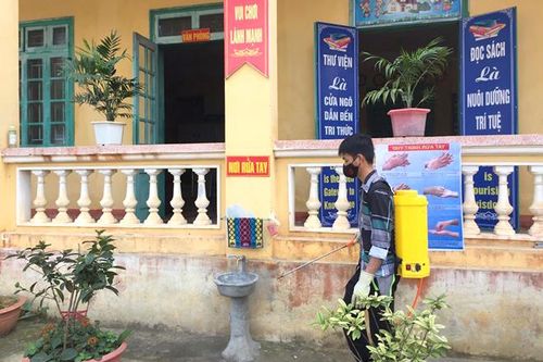 Hàm Yên tiếp nhận trang thiết bị y tế phòng, chống dịch Covid- 19