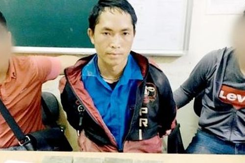 Bắt đối tượng mua bán trái phép 4 bánh Heroin