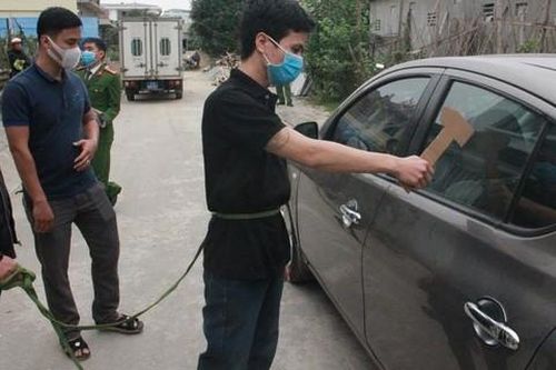 Bắt đối tượng đập kính hàng loạt xế hộp trộm tài sản