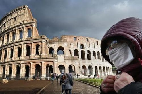 Tổ chức đám tang trong mùa dịch Covid-19, hàng chục người Italy đối mặt án phạt