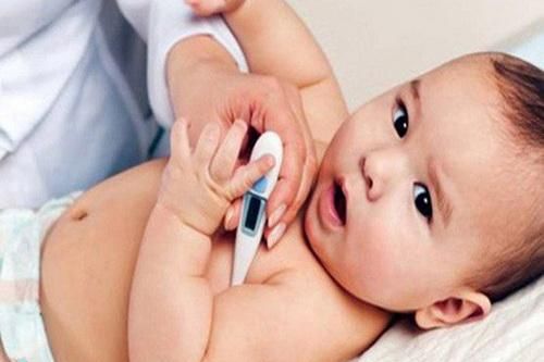 Sai lầm dễ gặp khi cho trẻ uống thuốc hạ sốt