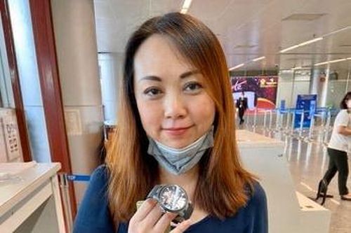 Khách nước ngoài để quên đồng hồ trị giá 1 tỷ ở sân bay
