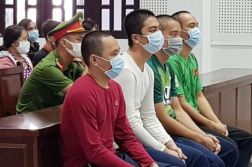 Bị cáo trong nhóm chém lìa bàn tay nạn nhân không được giảm án