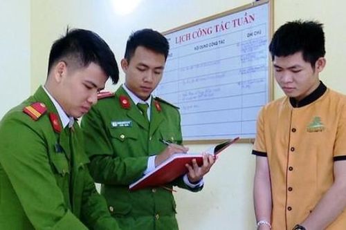 Nhân viên dọn vệ sinh sân Golf Tràng An trộm tiền của khách