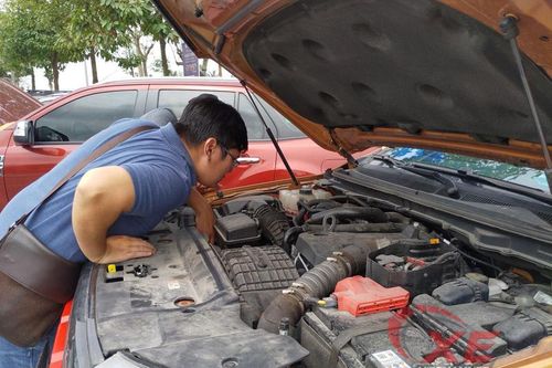 Ford Việt Nam hứa khắc phục lỗi chảy dầu, khách vẫn bất bình