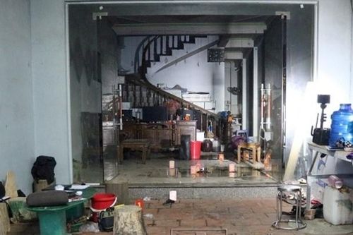 Nghi vấn chồng tẩm xăng đốt nhà khiến 3 mẹ con tử vong ở Bắc Kạn