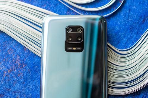 Smartphone chip Snapdragon 720G, RAM 8 GB, pin 5.020 mAh, sạc 33W, giá gần 6 triệu