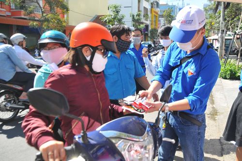 100 người tham gia truyền thông phòng, chống dịch Covid-19