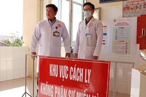 Nữ doanh nhân cùng chuyến bay với người nhiễm bệnh âm tính COVID-19