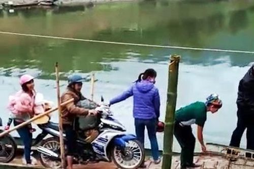 Huyện Quan Hóa, Thanh Hóa: Biết nguy hiểm, dân vẫn phải nài xin qua sông
