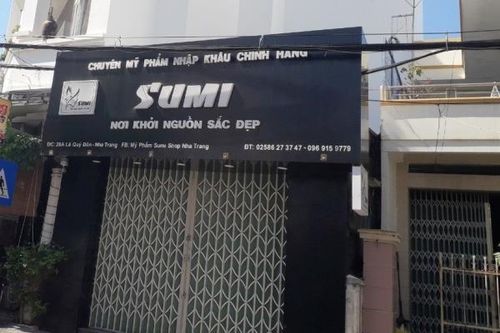 Bán khẩu trang y tế giá đắt bị công an mời làm việc