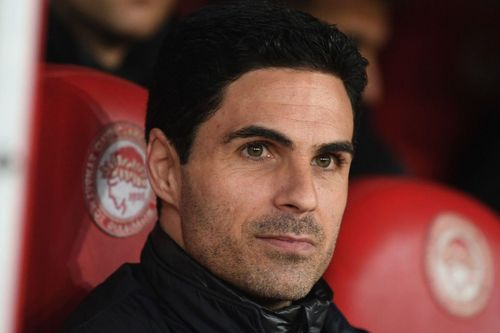 HLV Arsenal dương tính với virus corona
