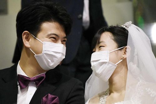 Các ông chồng Hàn Quốc bị vợ 'cấm cửa' mùa dịch