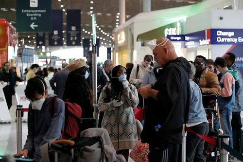 Người Mỹ ở châu Âu: 'Tôi trả 5.000 USD cho chuyến bay trở về nhà'