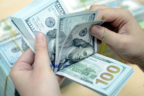 Mang thuốc chữa bệnh, tiền vào trại giam có thể bị khởi tố