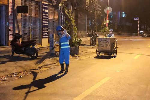 Hà Nội: Tuân thủ nghiêm ngặt quy định về thu gom, xử lý chất thải khu vực cách ly