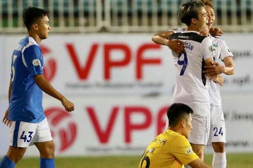 Phi Sơn chấn thương, TPHCM thiệt quân nặng nề
