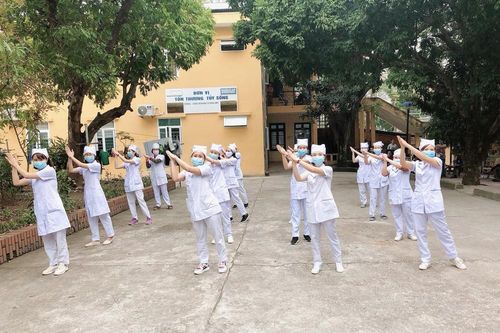 Y, bác sĩ nhảy 'Ghen – Cô vy' tuyên truyền chống Covid-19
