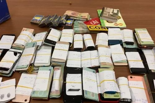 Phá sòng bạc 'khủng' ở Sài Gòn, thu nhiều súng đạn