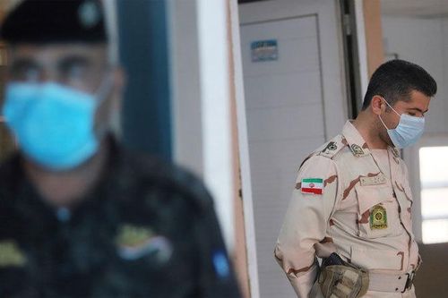 Iran dọn dẹp đường sá, chuẩn bị áp lệnh phong tỏa toàn quốc vì Covid-19
