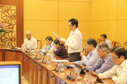 Xem xét, cho ý kiến nhiều nội dung quan trọng trong dự thảo Văn kiện Đại hội lần thứ XI