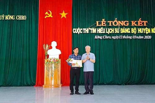 Trao giải cuộc thi tìm hiểu lịch sử Đảng bộ huyện Kông Chro