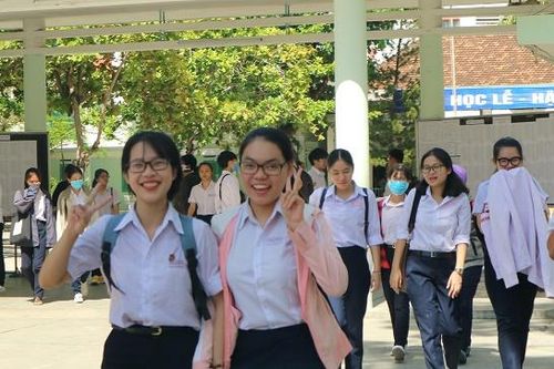 Lùi kỳ thi THPT quốc gia sang tháng 8