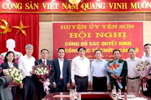 Công bố các quyết định về công tác cán bộ tại Yên Sơn