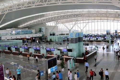 Covid-19: Việt Nam tạm chưa cho nhập cảnh đối với khách du lịch từ khu vực Schengen và Anh quốc