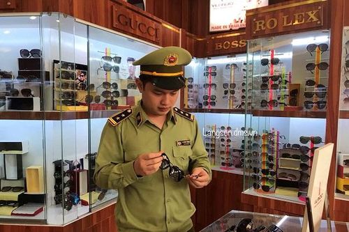 Lạng Sơn xử lý 3 cơ sở bán mắt kính giả nhãn hiệu