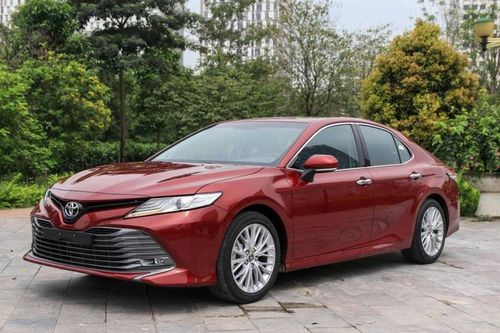 Bảng giá lăn bánh Toyota Camry, cao nhất 1,405 tỷ đồng
