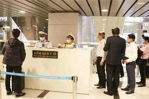 Dừng nhập cảnh du khách từ khối Schengen, Anh, Bắc Ireland từ ngày 15/3