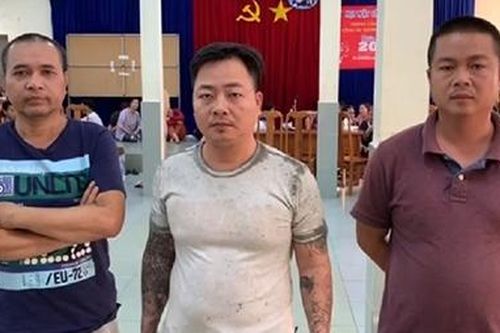 Triệt phá sòng bạc, thu giữ 500 triệu đồng và hai khẩu súng