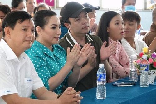 Phi Nhung góp 200 triệu đồng hỗ trợ người dân miền Tây bị hạn