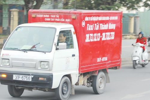 Xe tải dưới 1,5 tấn không còn là xe con, biển báo đường bộ phải cắm sao cho dễ nhìn
