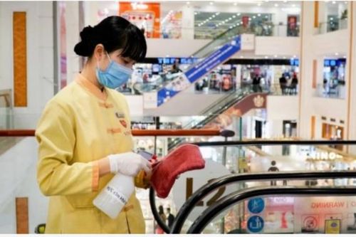 Vệ sinh, khử khuẩn trung tâm thương mại, khách sạn, khu du lịch để phòng chống Covid-19