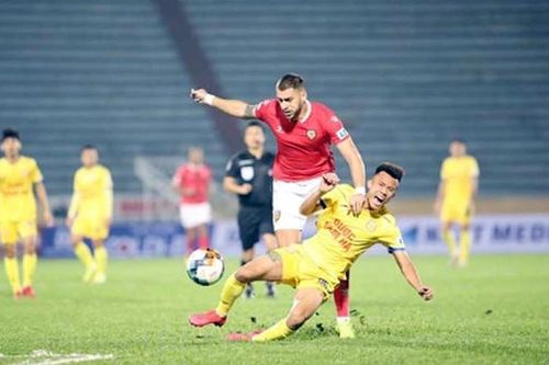 Hai đội chủ nhà đều thắng