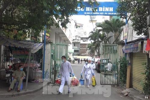 Một người có nguy cơ nhiễm Covid-19,TPHCM ráo riết tìm hành khách bay cùng