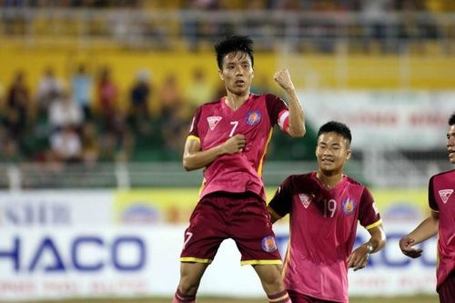 Sài Gòn FC đè bẹp đội bóng của bầu Hiển sau khi đổi tướng