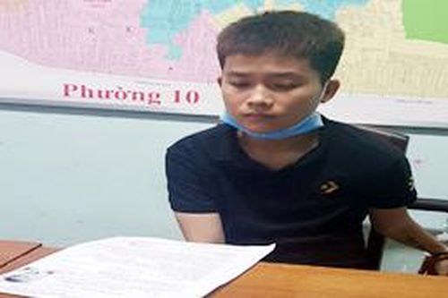 Giả nam nhân để trốn truy nã