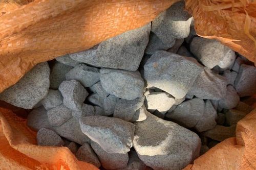 Khởi tố đường dây mua bán thuốc nổ từ Lào về nước
