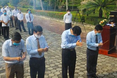 Tưởng niệm nạn nhân vụ thảm sát Sơn Mỹ