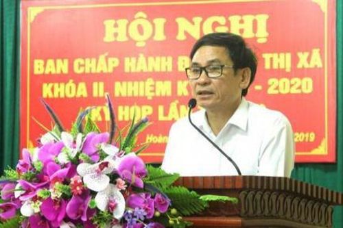 Làm rõ trách nhiệm việc vợ, con Bí thư Thị ủy Hoàng Mai khai man hồ sơ
