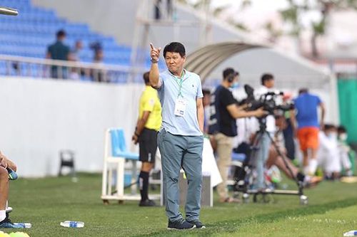 Chủ tịch Sài Gòn FC mát tay trong ngày làm HLV 'chữa cháy'