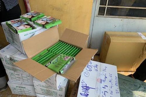 Công an TPHCM thu giữ nhiều khẩu trang than hoạt tính giả