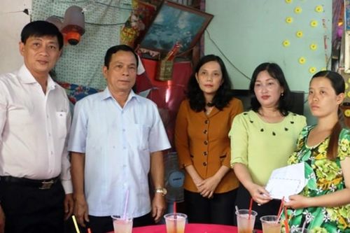 Hơn 70 triệu đồng hỗ trợ gia đình 2 học sinh đuối nước