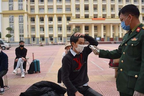 Hà Nội cách ly hơn 600 người về từ vùng dịch ở châu Âu