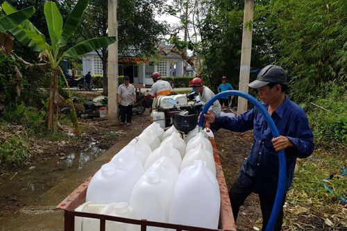 Cận cảnh hạn mặn khốc liệt đe dọa cuộc sống người dân ĐBSCL