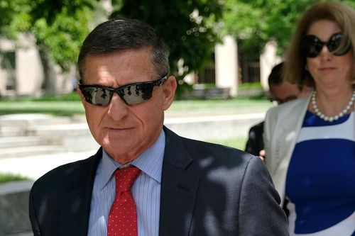 Ông Trump xem xét ân xá cho cựu cố vấn Michael Flynn